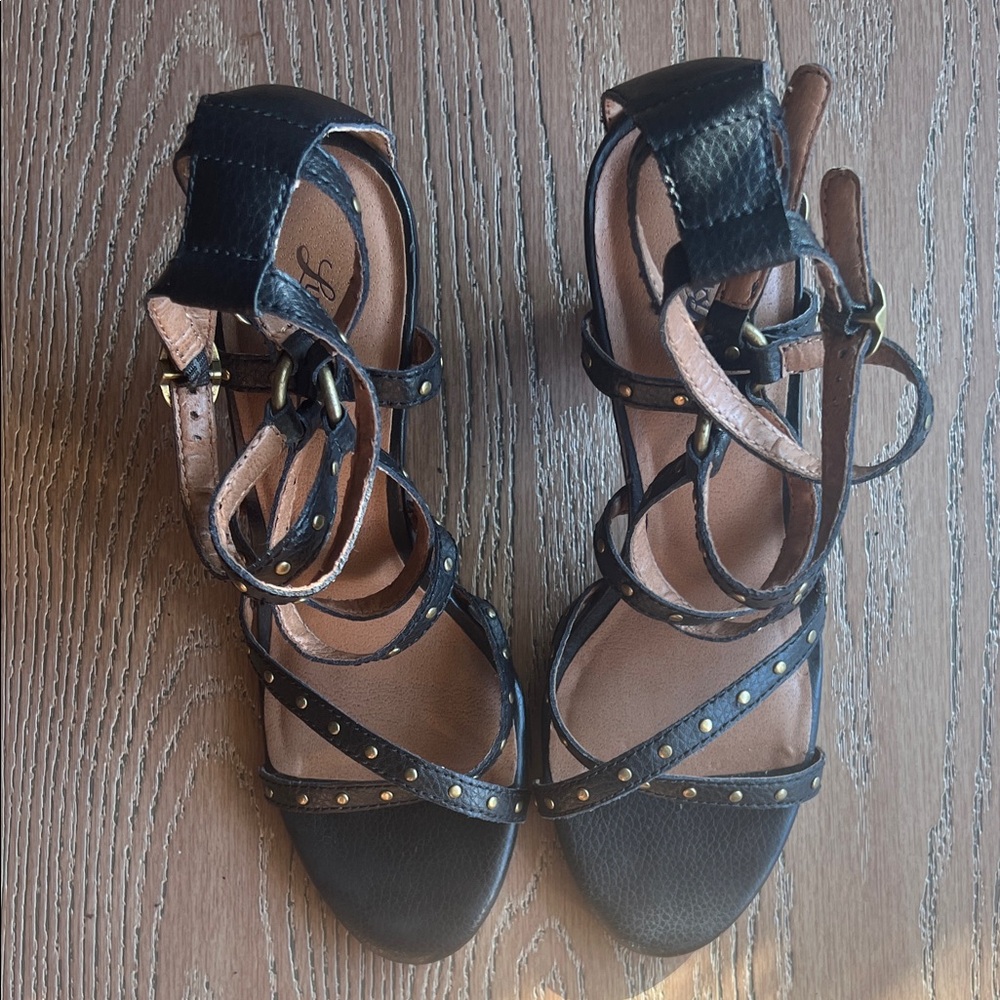 Black Strappy Sandals by Lucky Brand!